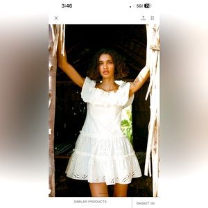 Zara white dress with zipper on the side! Never worn no tags